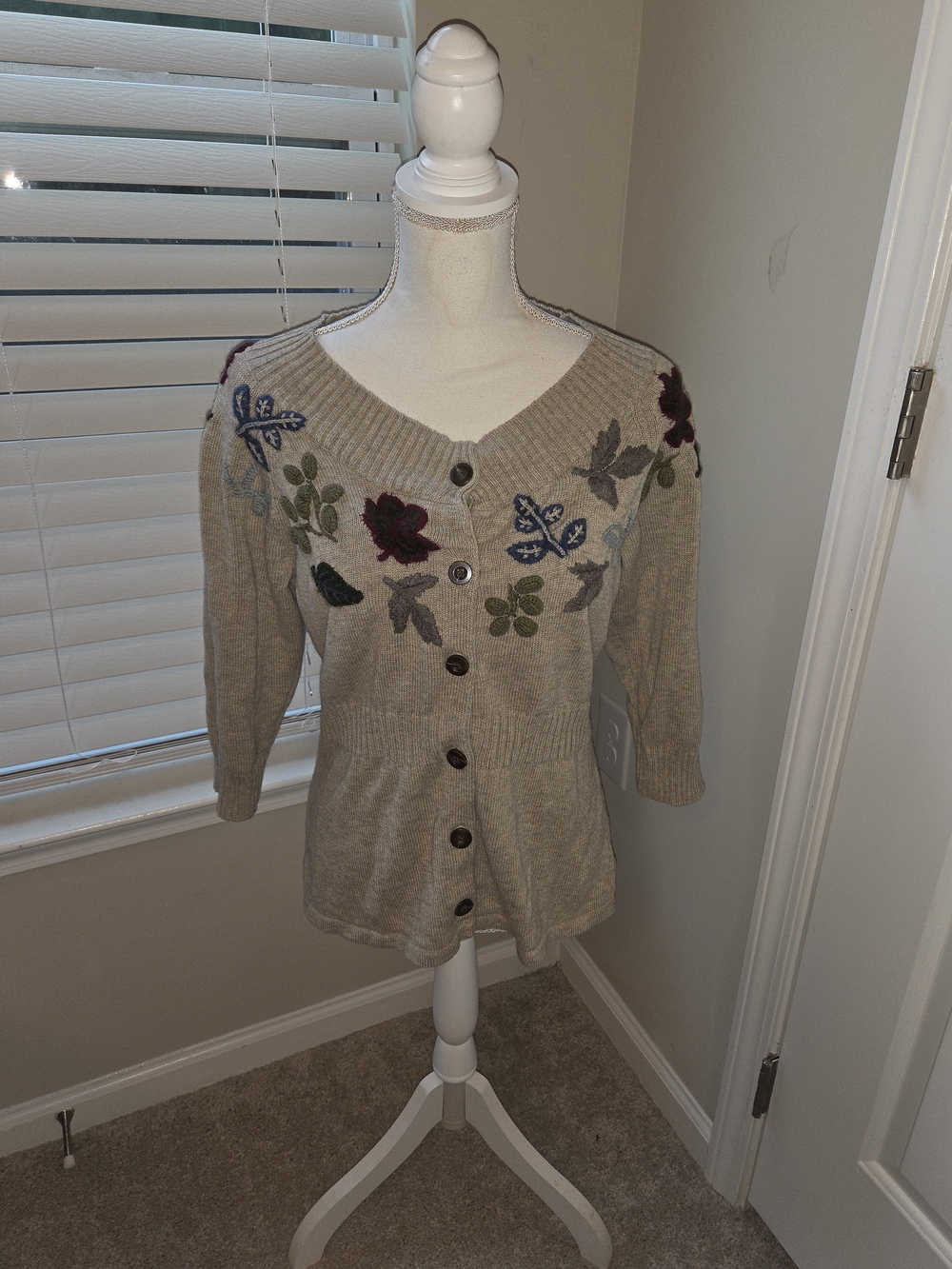 Eddie Bauer Vintage Beige Floral Embroidered Button-Front Cardigan